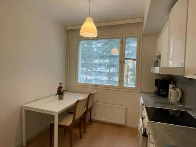 Kotimaailma - Tilava Yksioe * Helsinki